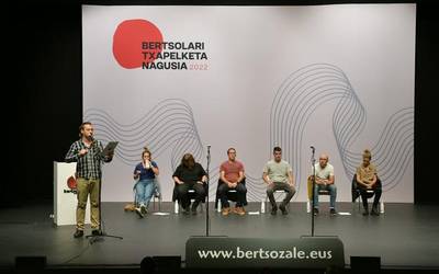 Peru Abarrategi seigarren, Bertsolari Txapelketa Nagusiko saioan