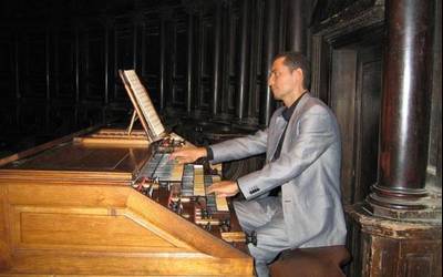Oscar Candendoren organo kontzertua ortziralean Berako San Esteban elizan