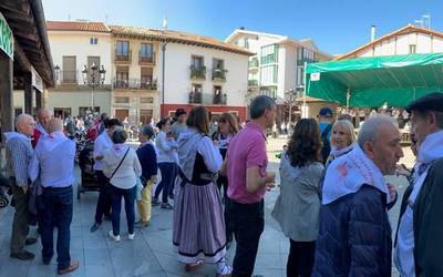 Polemika bizia Agurainen, jai ereduaren eta afari ibiltariaren harira