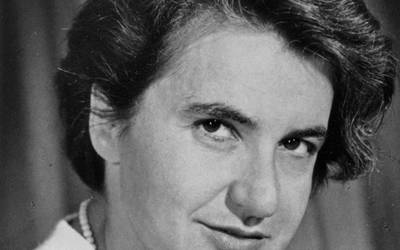 Rosalind Franklin, DNAren egituraren lehen irudiak hartu zituen zientzialaria