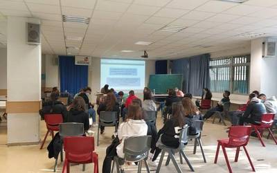 Urriaren 27ko ikasle greba aurkeztuko du bihar Ikasle Abertzaleakek Aiaraldeko hezigunetan