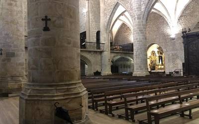 Astelehenean itxiko dute San Miguel parrokia, sitsaren kalteak konpontzeko