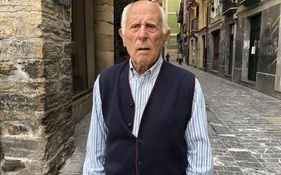"Donostiako Onkologikoa desagertzear dago"