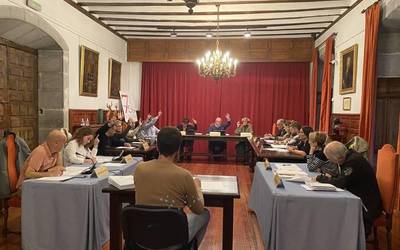 2023ko udal tasa eta zerga nagusiak izoztea erabaki du udalak