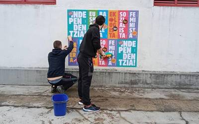 Independentzia aldarrikatu du Mendialdeko Sortuk Hispanitatearen egunean
