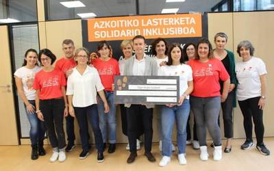 Elkartasunaren saria jaso du BioDonostiak Ttipi-Ttaparen eskutik