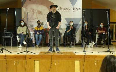 16 bertsolari gaztek hartuko dute parte X. Izeta Sariketan