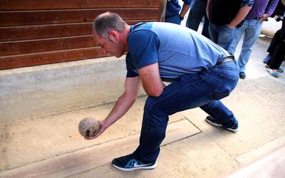 Xabier Loiolak irabazi du Euskal Herriko Hiru-txirlo bola joko txapelketako hirugarren jaurtialdia