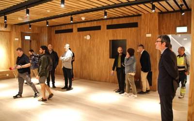 Gasteiz Antzokiko errotuluak gaztelania hutsean daudela salatu dute