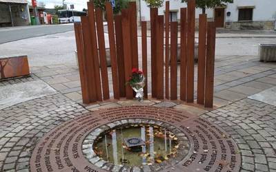 Frankismoak erahildako eta errepresialiatutako seme-alabak Uharten gogoan