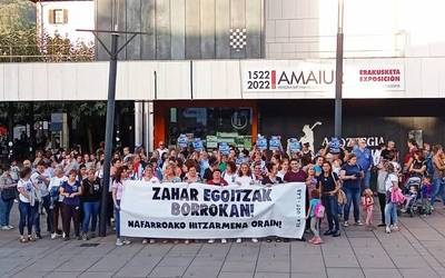 Hitzarmen duina eskatu dute zahar etxeetako langileek Elizondon egindako kontzentrazioan