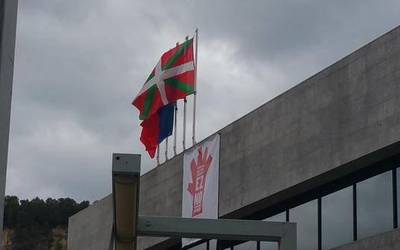Administrazio Auzitegiak bertan behera utzi du euskarak Antsoaingo lanpostu guztietan puntuatzea