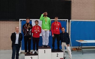 Iosu Madinabeitia karatekak brontzezko domina baliotsua eskuratu du Zaragozan