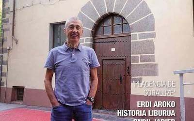 Azaroko alea kalean da
