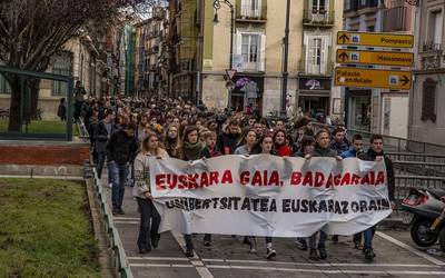 Euskarazko eskaintza murriztu du NUPek