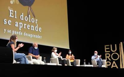 'El dolor se aprende y se puede desaprender' dokumentalaren emanaldia