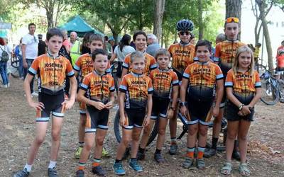 Baztandarra Txirrindularitza Eskolak akitu ditu 2022 denboraldiko entrenamenduak