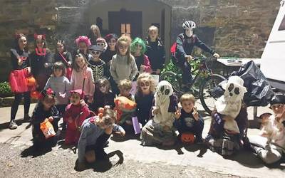 Areson ere Gau Beltzeko ospakizuna egin dute