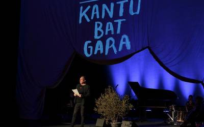 Jon Maiak Kursaalen emango duen kontzerturako sarrerak zozkatuko ditugu bazkideen artean