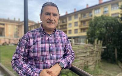 “Suizidioari buruz berba egitea da suizidioaren prebentzioak aurrera egiteko bide bakarra”