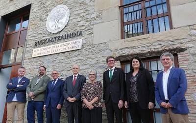 Henrike Knörrek Araba euskalduntzeko egindako lana omendu dute