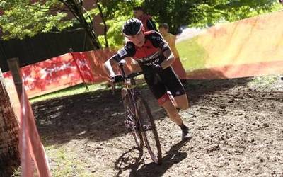 Laudioko Nazioarteko Ziklokrosak bor-bor jarri du Ellakuriko kirol gunea