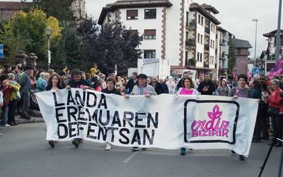 Erdiz Bizirik plataformak azaroaren 20an ezetza bozkatzera deitu du