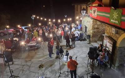 Txupinazoarekin, gau-giro ederrean hasi dira Zolloko jaiak