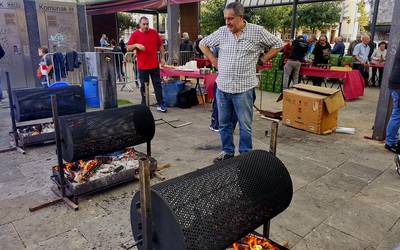 Galiza Etxekoek gaztainak erre eta debalde banatu zituzten Maalan