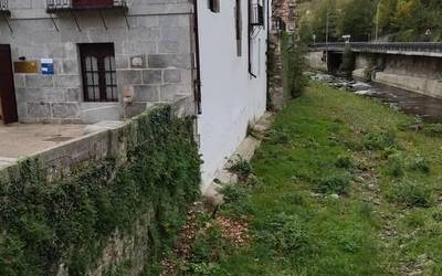 Kejie ta desditxie: "Lurreko zakarrak ibaira"