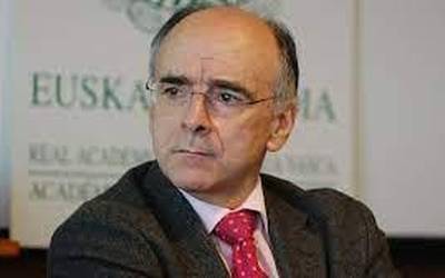 Andres Urrutia (Euskaltzaindia): “Irulegiko eskuak gure arbasoen eta euskararen presentziaren aurrean kokatzen gaitu”
