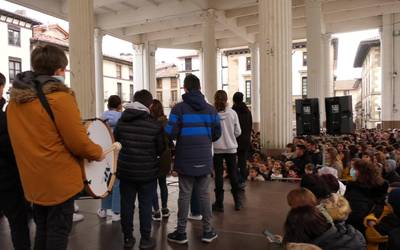 Ordiziako ikasle guztiak batu ziren Euskaraldia agurtu eta Euskararen eguna ospatzeko