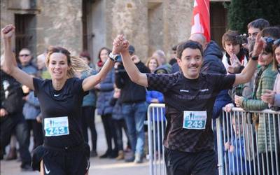 Ainara Urrutia eta Igor Olalde aretxabaletarrak hirugarren geratu dira Zarauzko bikote mistoen lasterketan