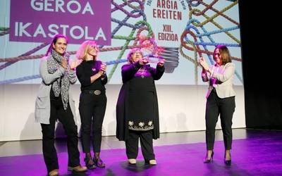 Argia Ereiten Saria eman diote Geroa Ikastolari bere 50 urteko ibilbidean egindako lanagatik