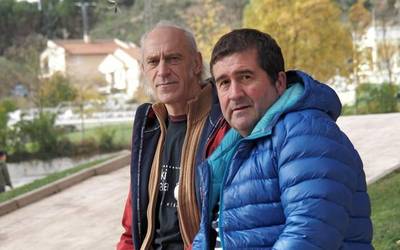 Ttiki-ttaka, baina gelditu gabe