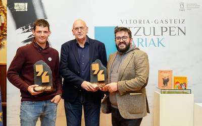 Angel Errok, Rikardo Arregik eta Aitor Blancok jaso dituzte itzulpen onenen ‘Vitoria-Gasteiz’ sariak