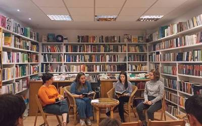 Liberoamerikak zortzi emakumeren ahotsak batu ditu 'Barrenetik zulatzen zaitut' liburuan; tartean, Leire Vargas durangarrarena