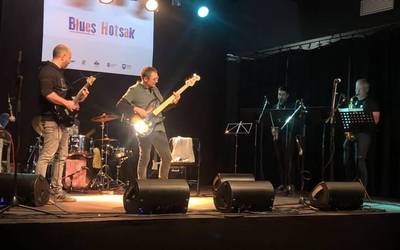 [BIDEOA] Musika Eskolako konboak blues erritmoan