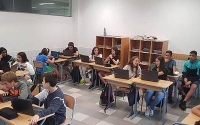 Azkoitia BHIko ikasleek Ahotsak proiekturako transkripzioak egin dituzte
