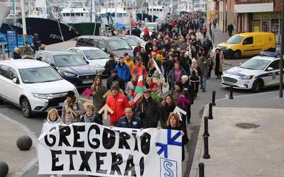 Jendetza elkartu da Gregorio Eskuderoren etxeratzea eskatzeko
