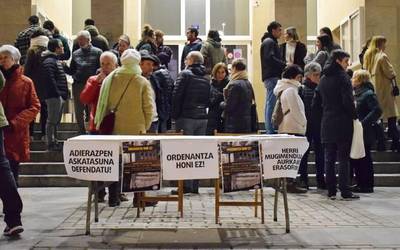 Mobilizazioak iragarri dituzte Sopelako gizalegezko ordenantza baliogabetzea exijitzeko
