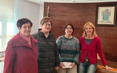 Zozketei esker batutako dirua beharrizana duten familientzat eman du Lezamako Gurasoen Elkarteak