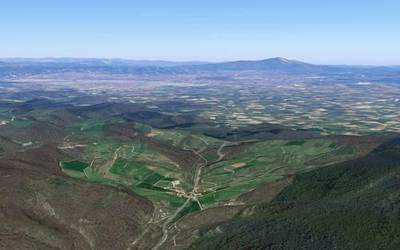 Argi berdea Azazeta eta Labrazako proiektu eolikoei