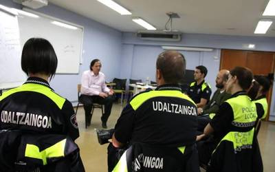 Udaltzainei euskara maila eskatzea "diskriminatzailea" dela dio epaitegi batek