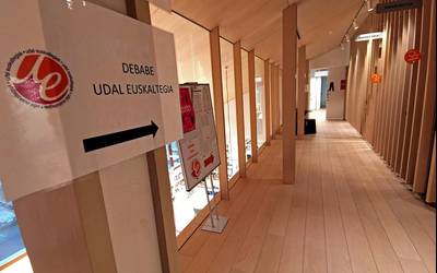Udalean euskararen erabilera normalizatzeko lankidetza hitzarmena adostu dute Debabek eta Elgoibarko Udalak