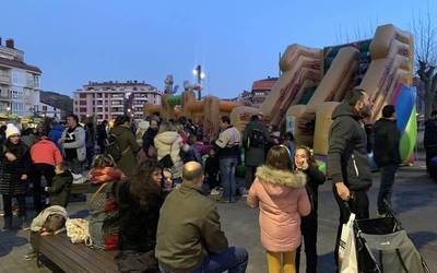 Haurrentzako puzgarriekin bukatu da Gerturen Neguko azoka