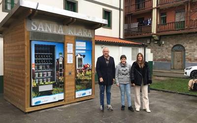 Santa Klarako esne makina abian jarri dute Ardantzabide auzoko sarreran