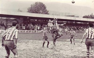 Alzarratetik San Martinera, Laudioko futbolaren historia zelai bakarrean