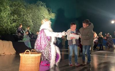 Errege magoek ilusioz bete dituzte eskualdeko kaleak