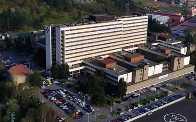 Usansoloko ospitalean pediatria eta erditze zerbitzuak eskatzeko ekimena jarri dute abian